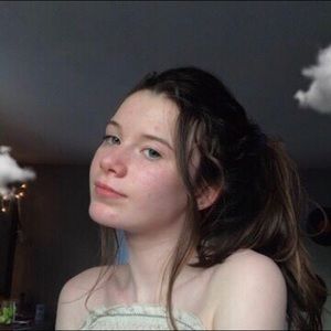 Meet your Posher, Chloe